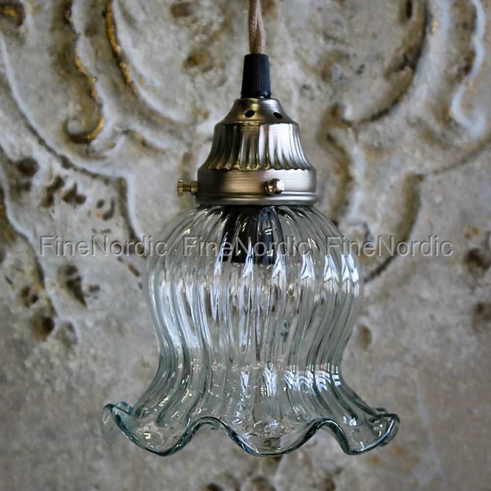 Chic Antique Lampe Tulipan Glass med Takrosett Ø 14 cm Chic Antique Lampe Kule med Slipinger Ø 15 cm